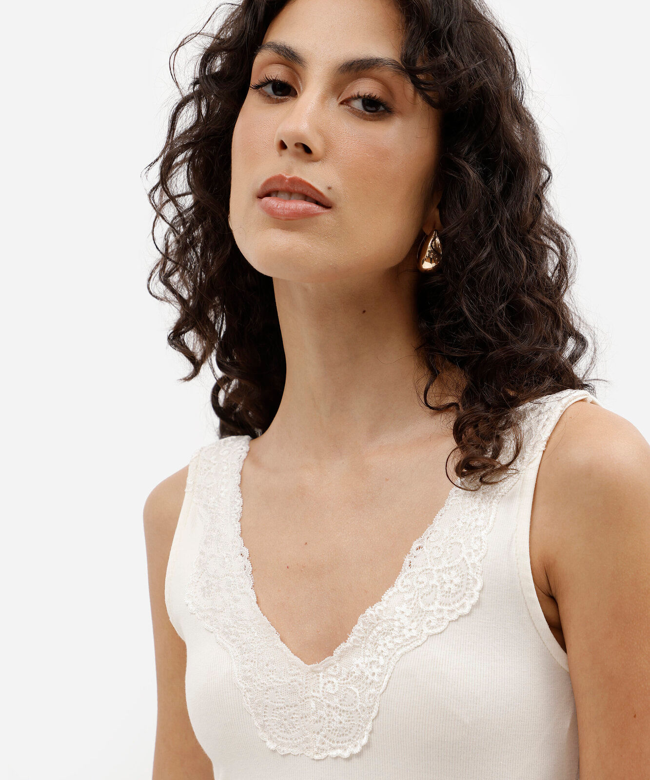 regata feminina de algodão devote v com renda off white