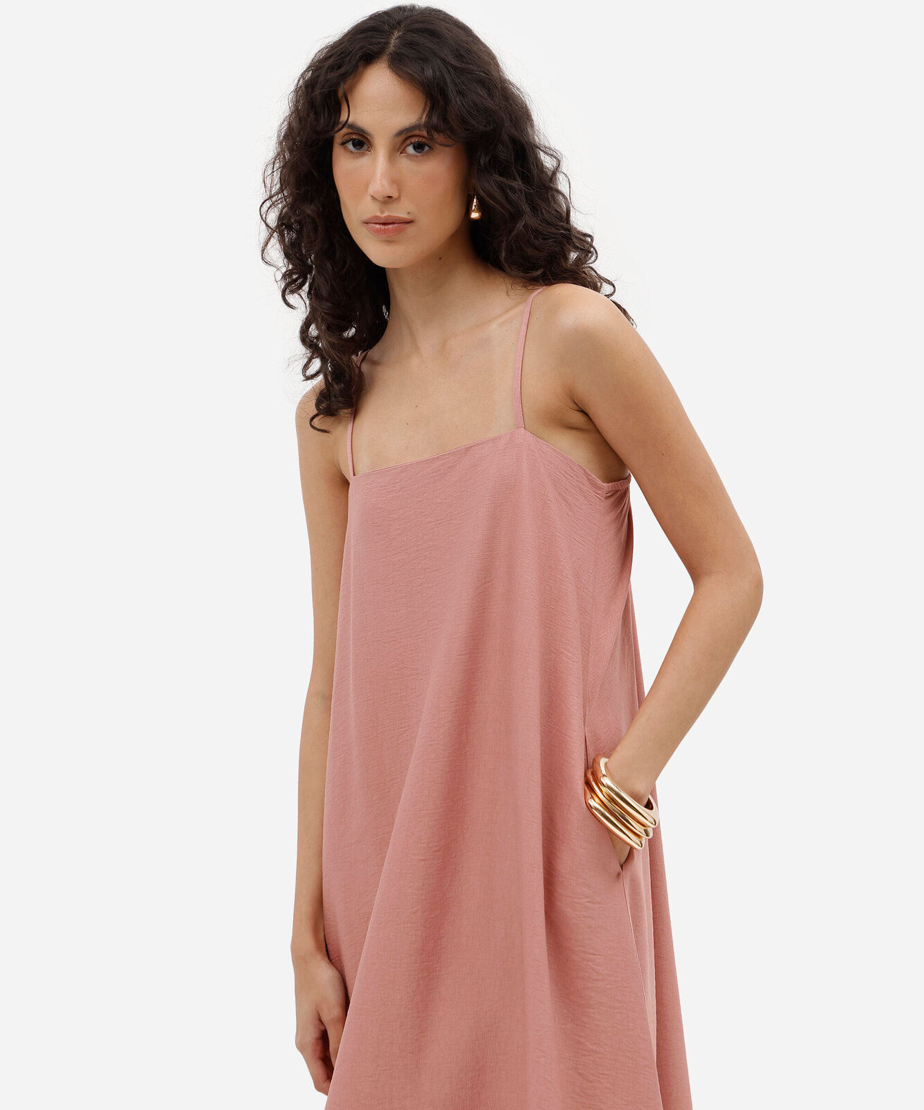 vestido longo alça fina feminino com bolsos texturizado rosa