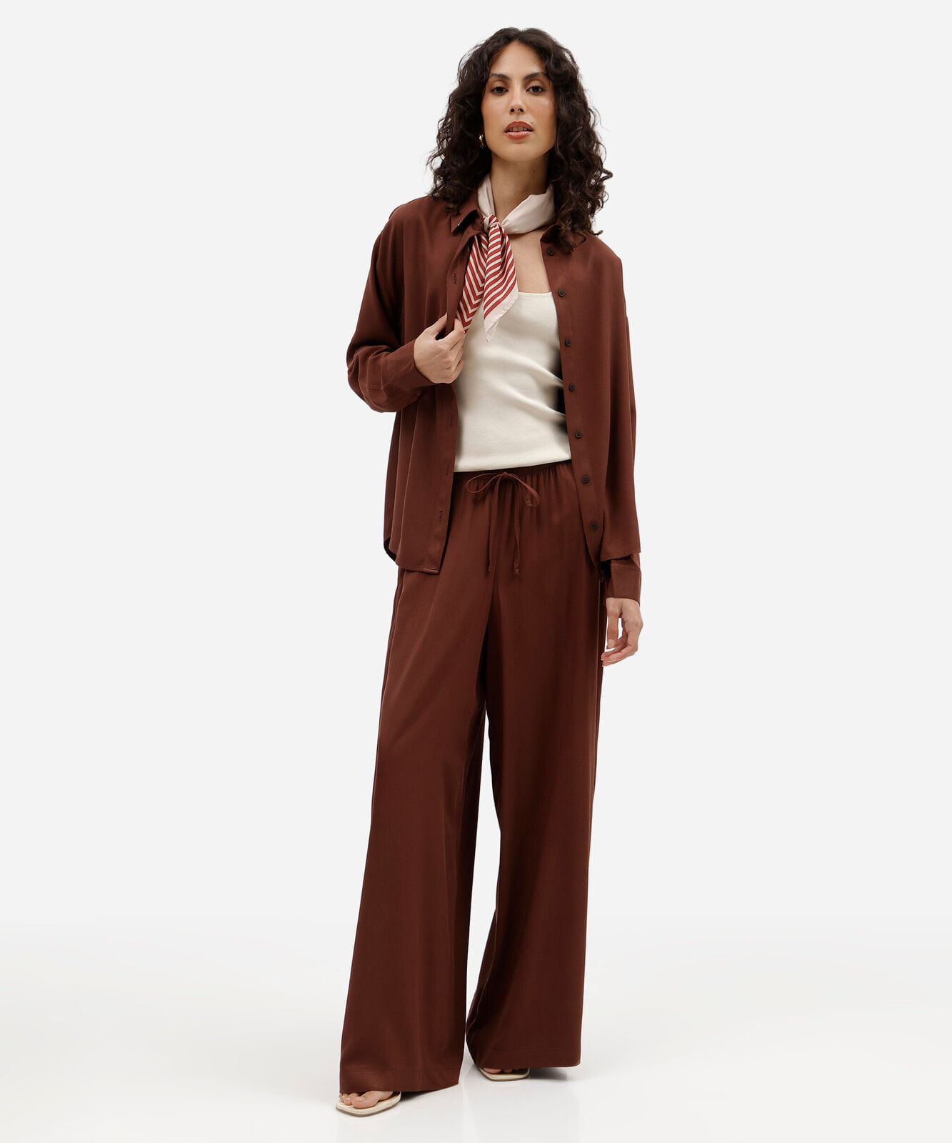 calça pantalona de viscose feminina marrom
