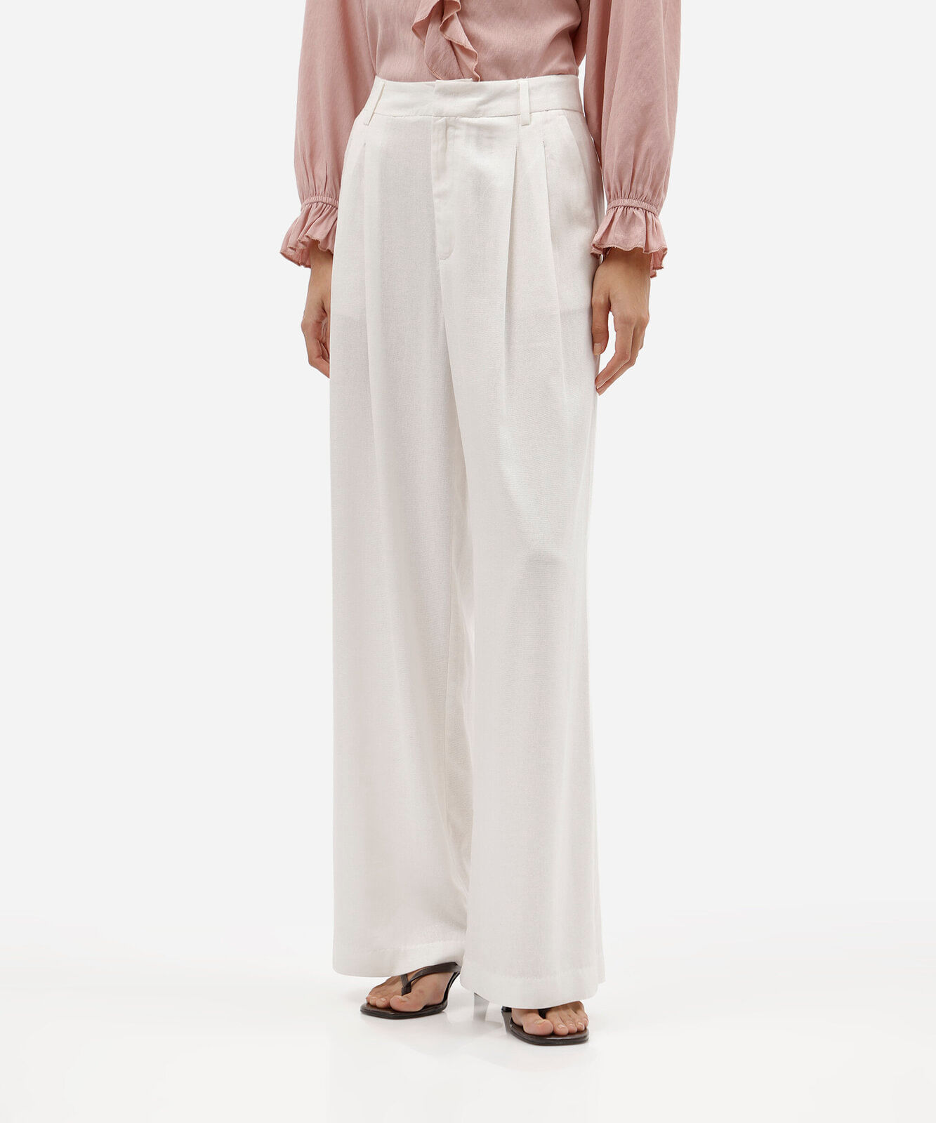 calça wide leg de alfaiataria feminina com linho e pregas off white