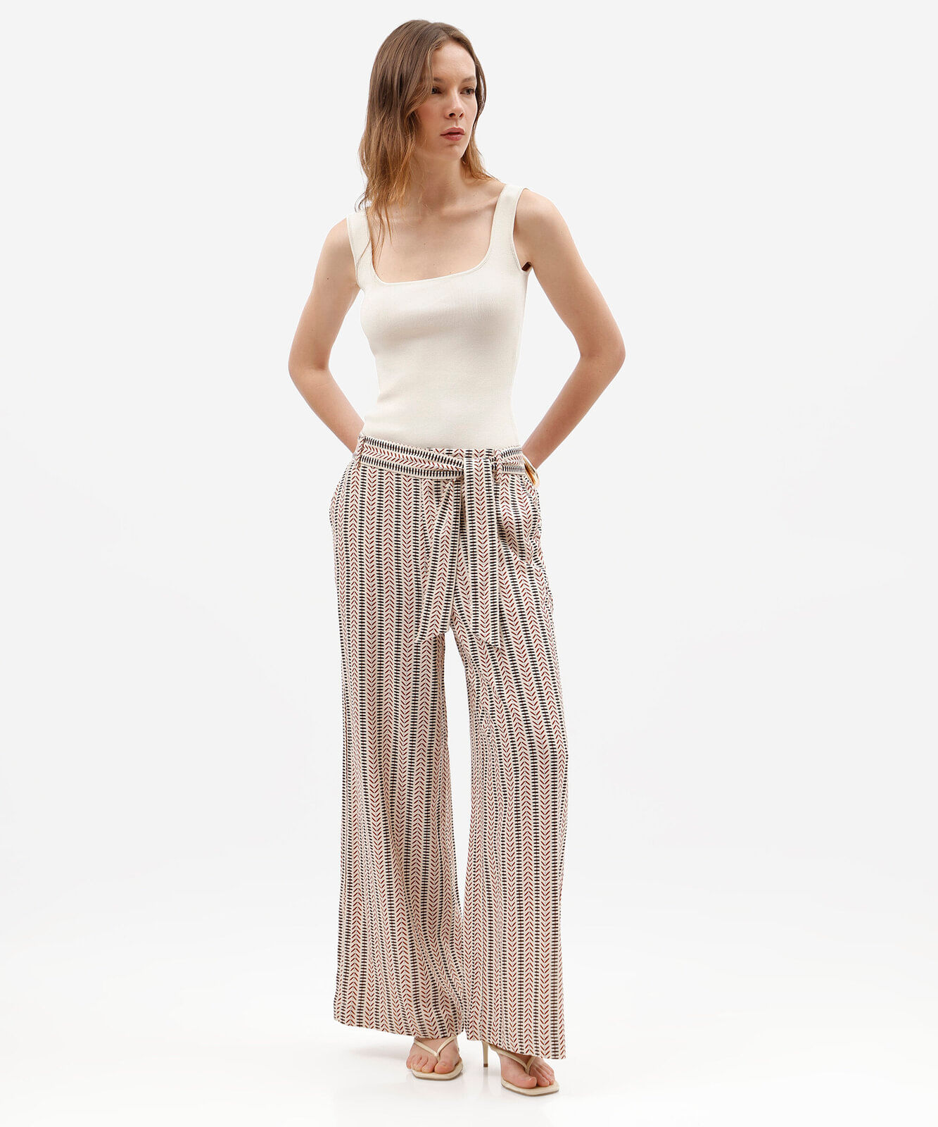 calça pantalona feminina com linho e faixa étnica bege
