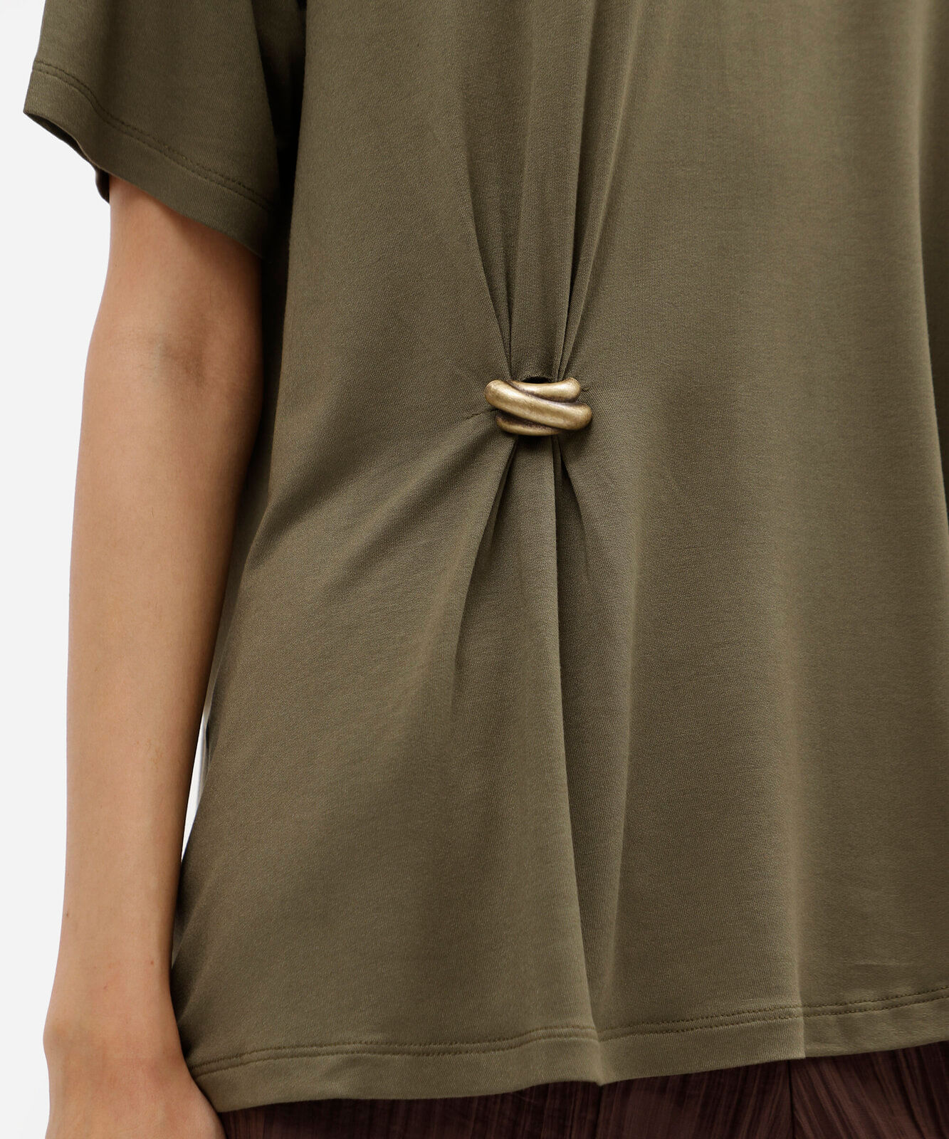 blusa oversized feminina de viscose manga curta com fivela verde