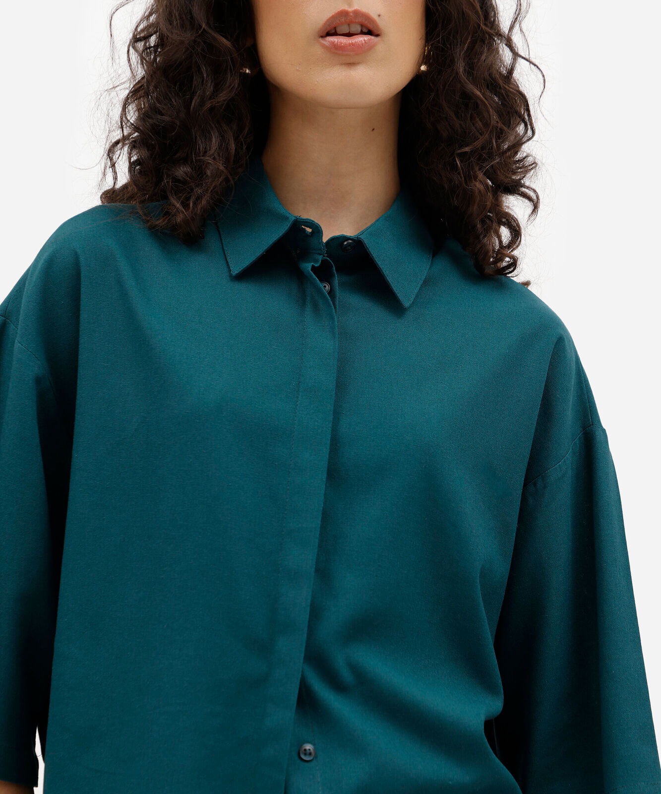 camisa oversized feminina com linho manga curta azul