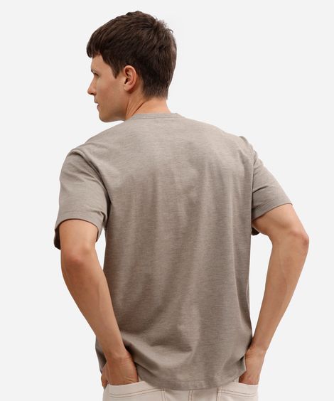 camiseta masculina comfort listrada em algodão texturizada bege
