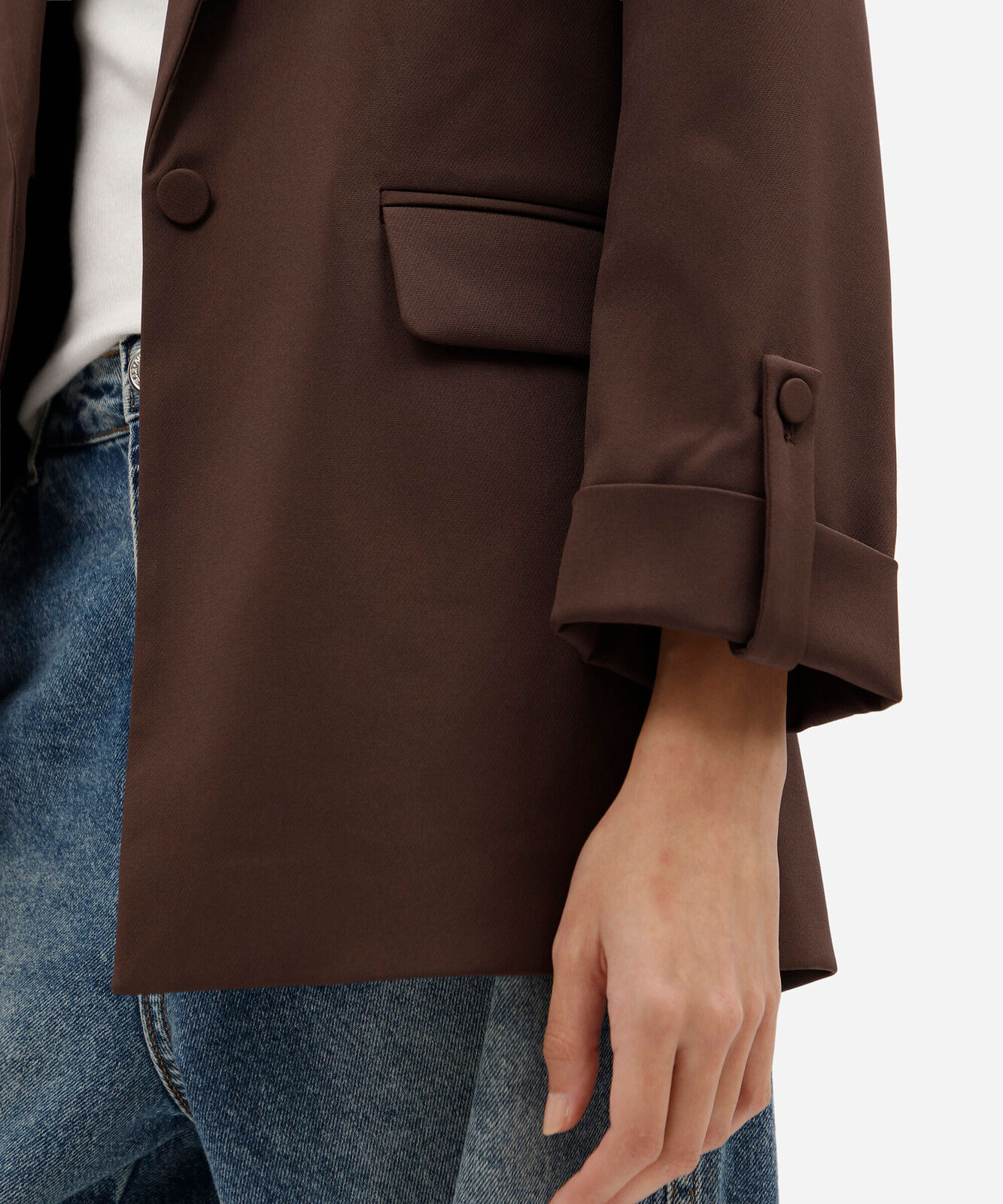 blazer de alfaiataria feminino com martingale marrom