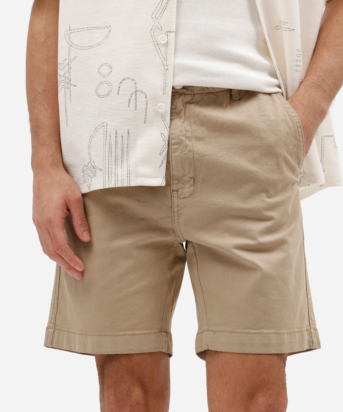 bermuda chino masculina de alfaiataria bege
