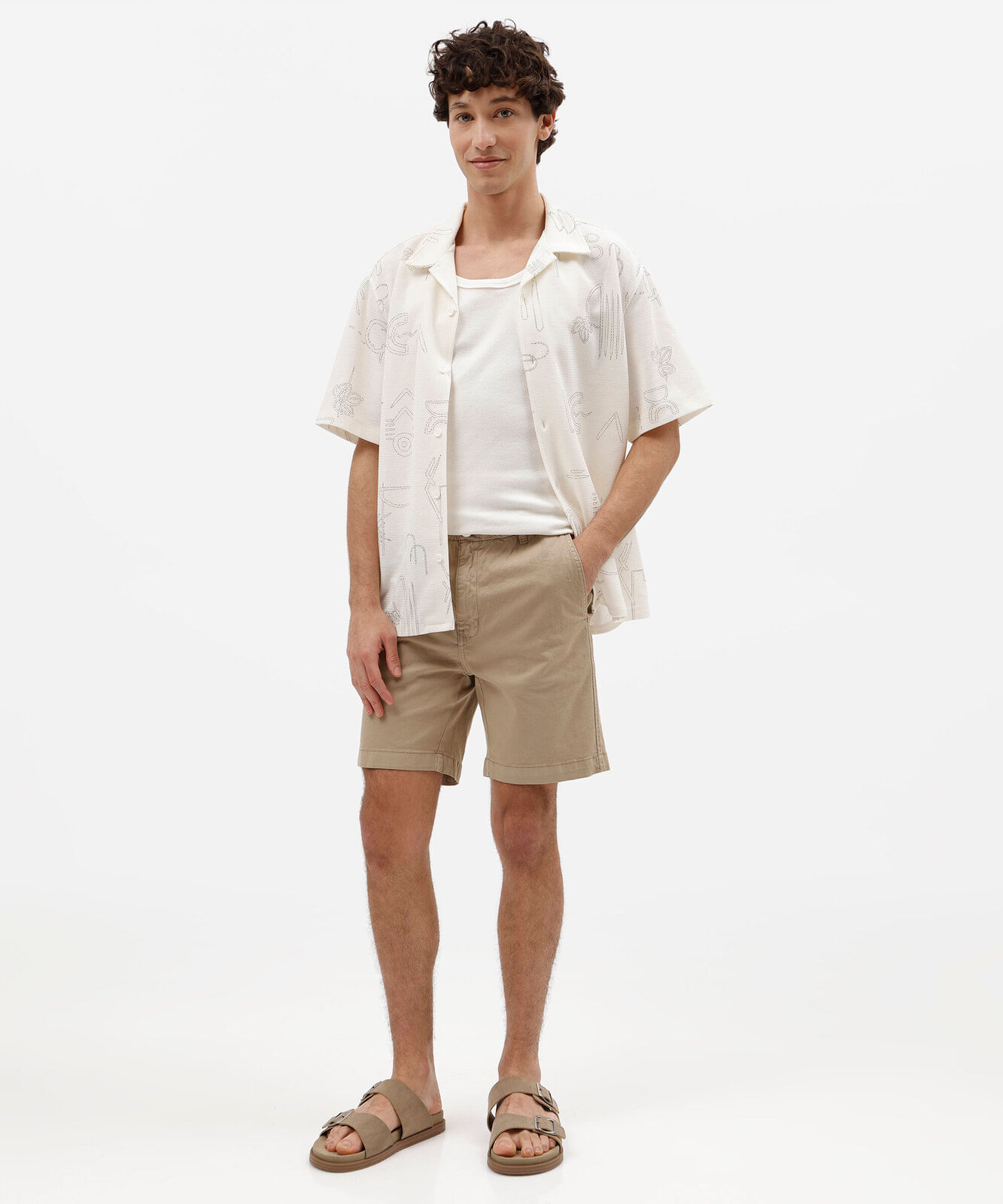 bermuda chino masculina de alfaiataria bege