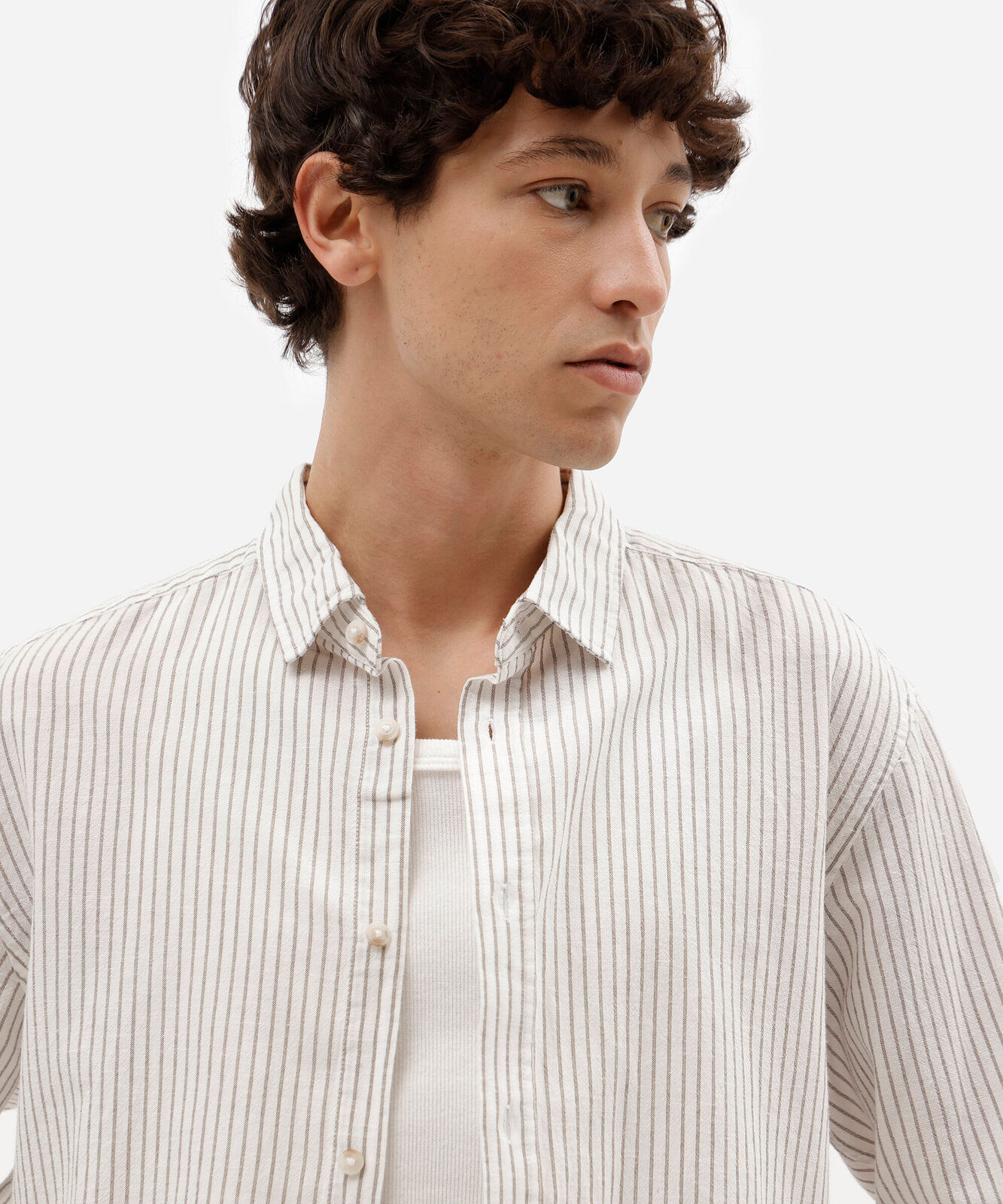 camisa masculina com linho manga longa listrada marrom