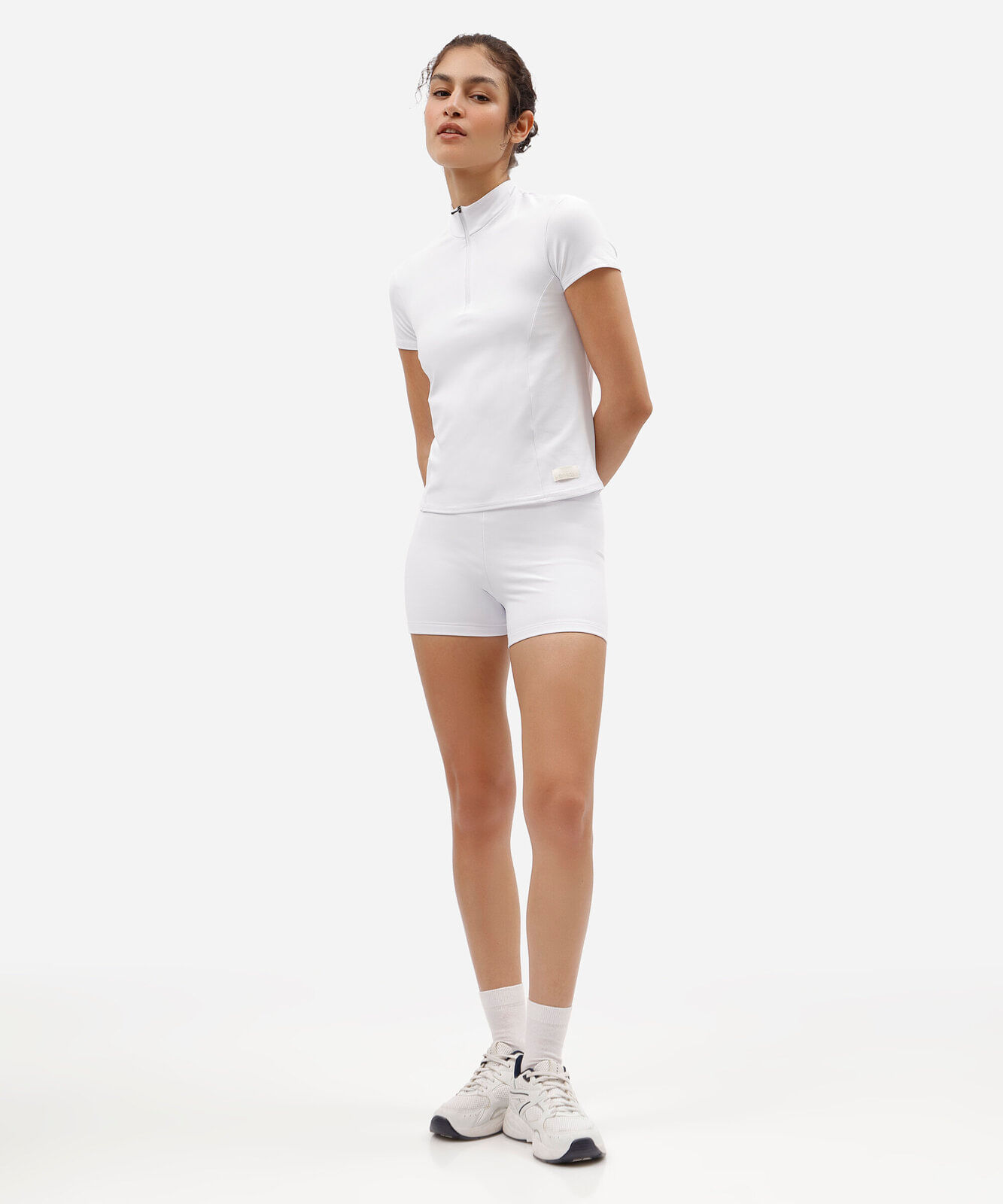 blusa esportiva feminina de poliamida gola alta manga curta branca