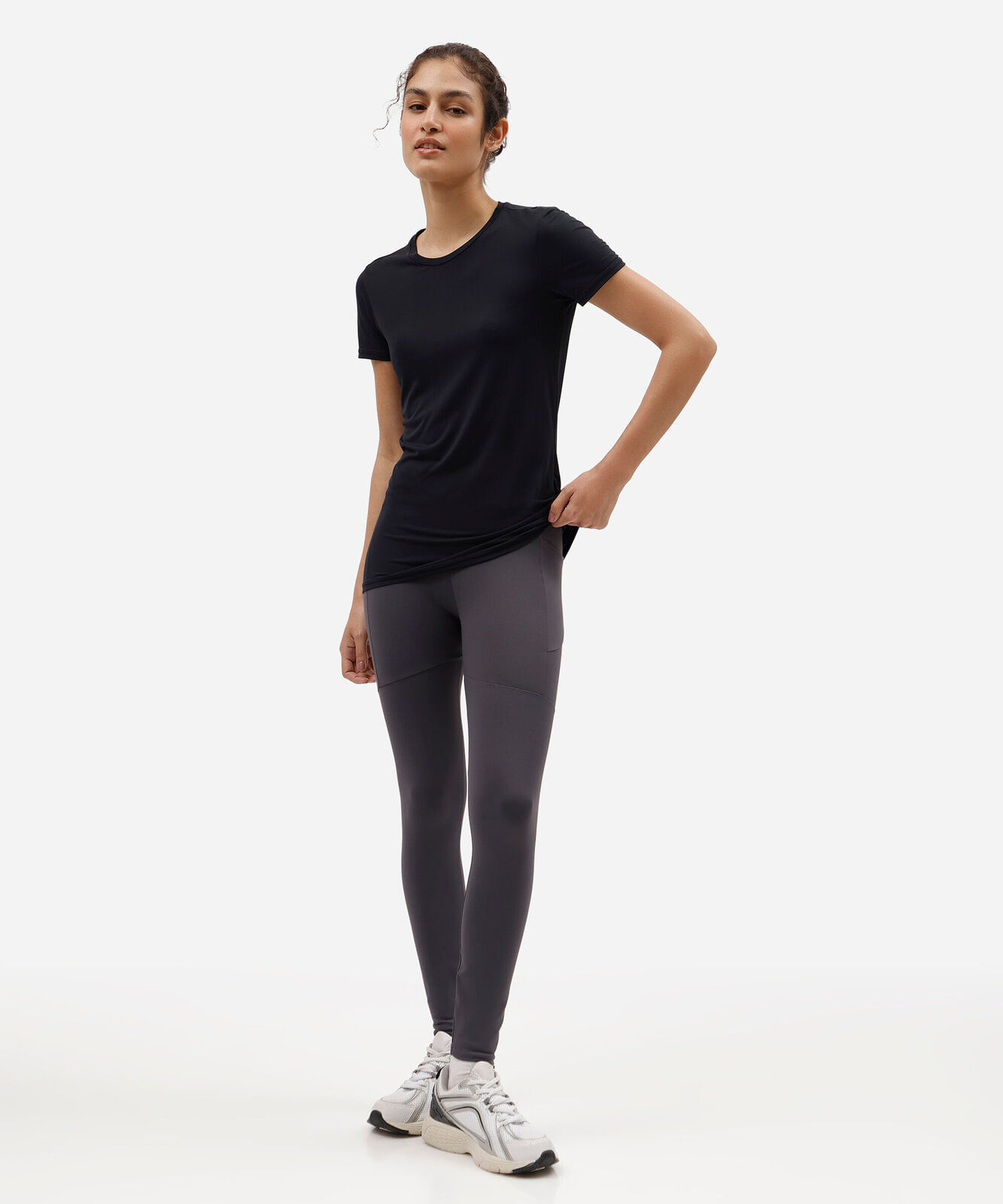 camiseta esportiva feminina de poliamida manga curta preta