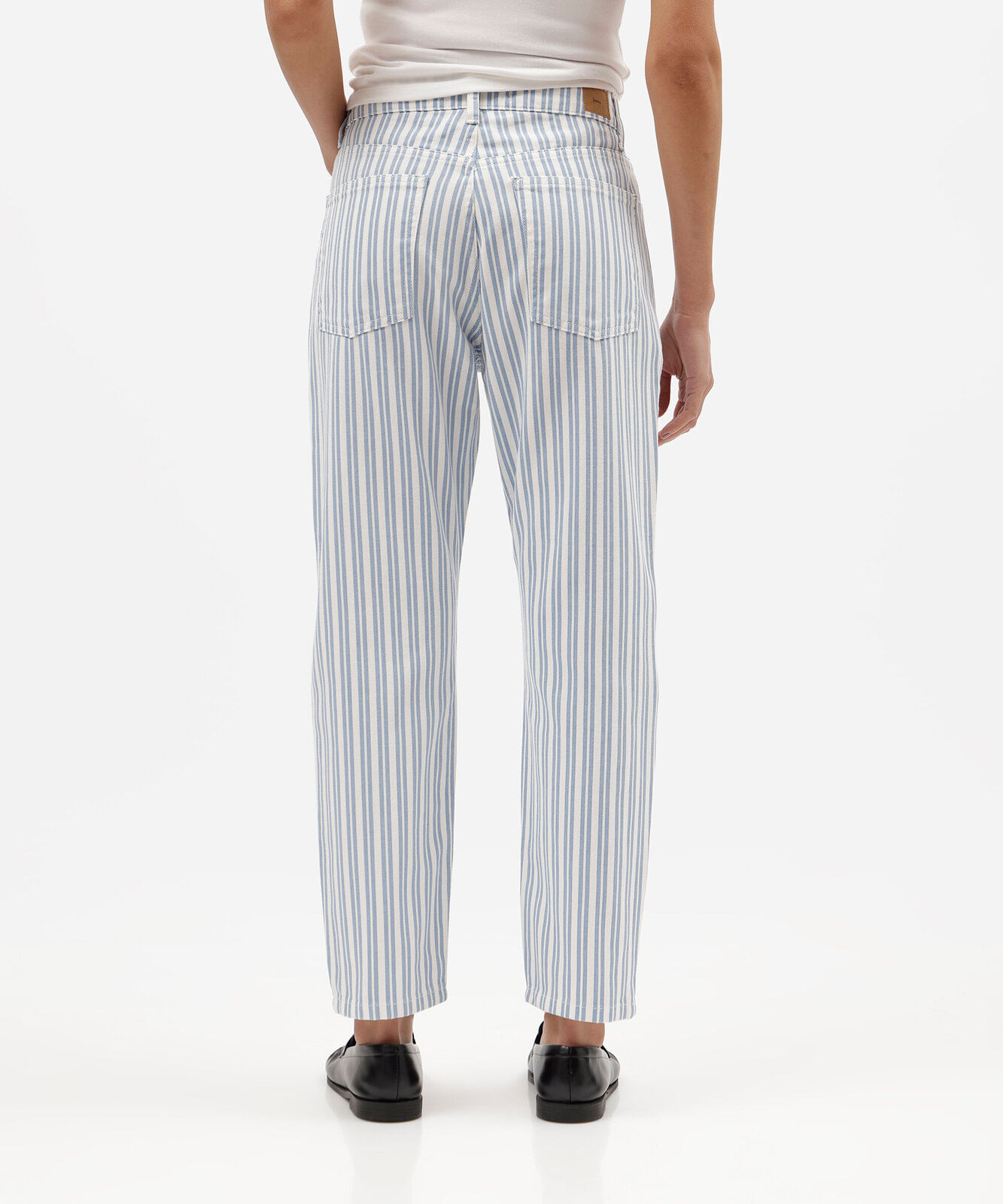 calça mom feminina de sarja cintura alta listrada off white