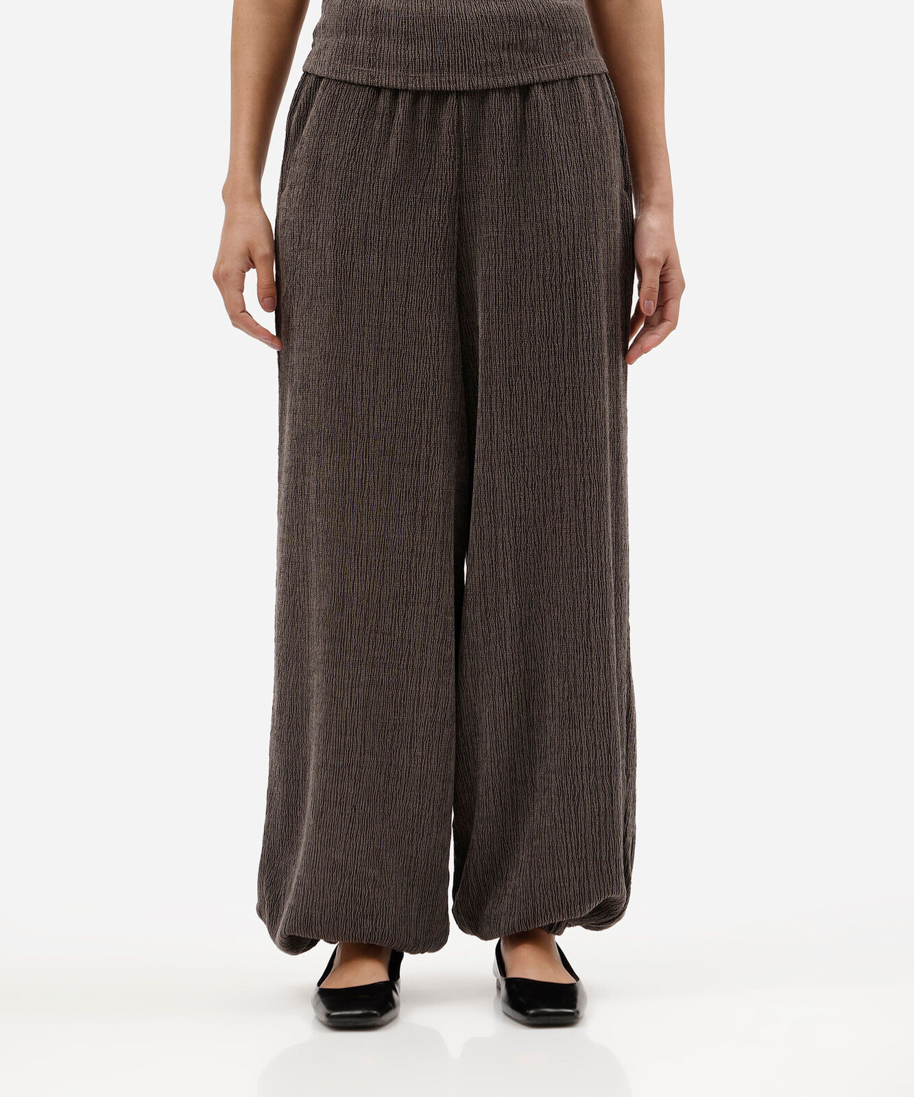 calça balloon feminina cós elástico texturizada marrom