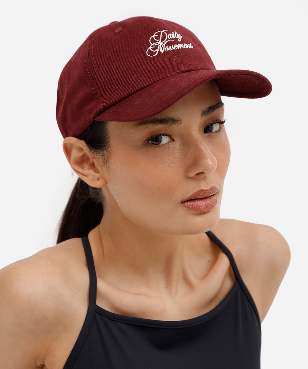 boné esportivo de sarja com aba curva vinho