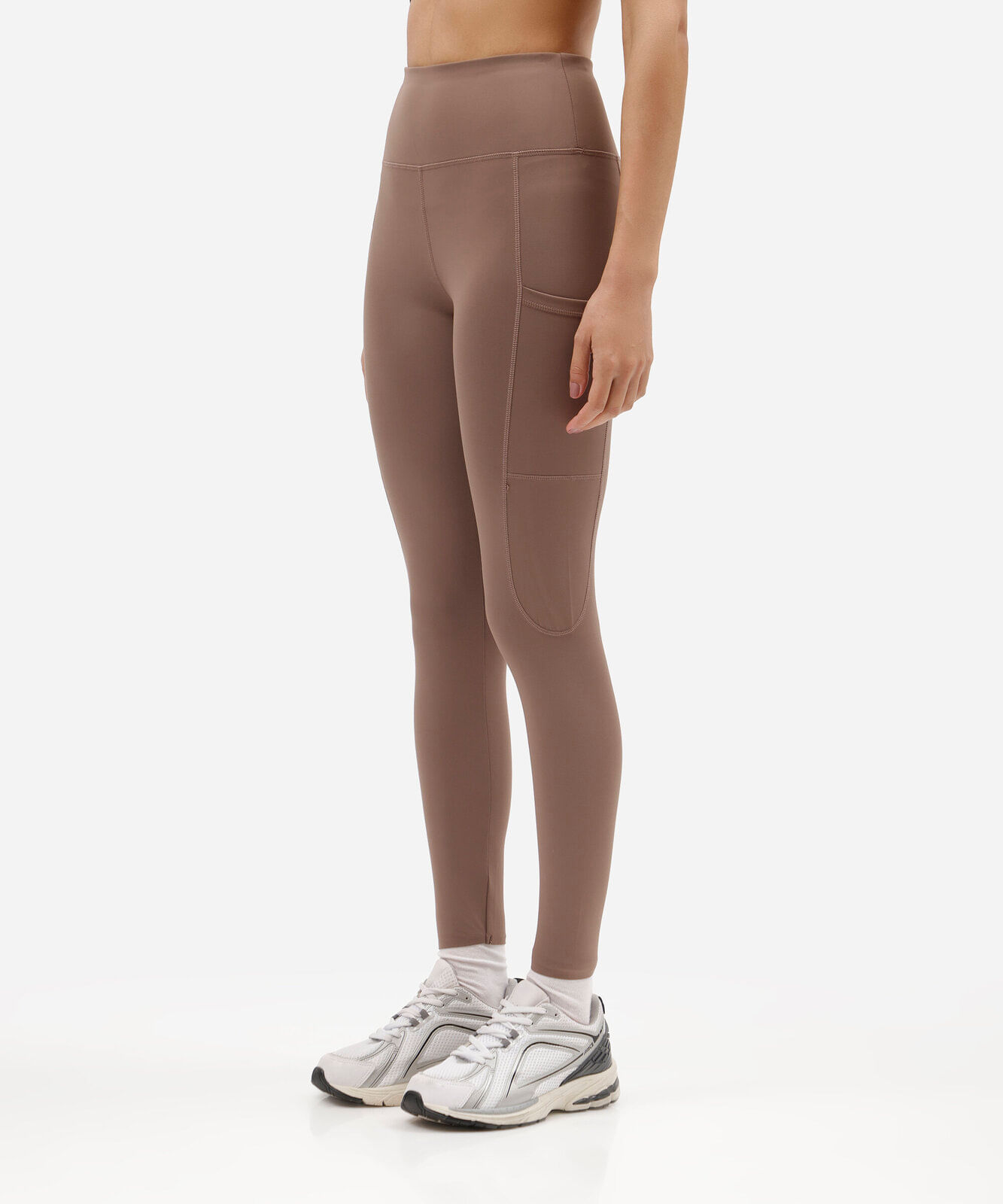 calça legging esportiva com bolsos marrom