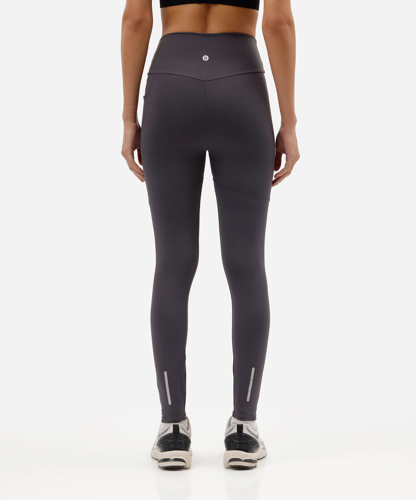 calça legging esportiva feminina de poliamida com bolso cinza