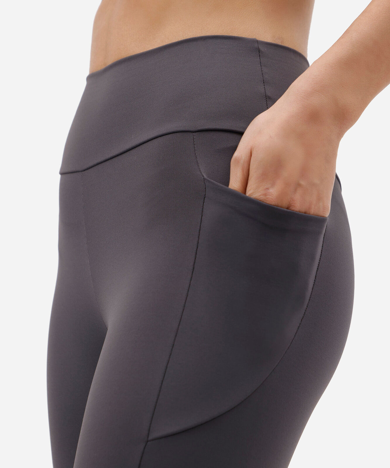 calça legging esportiva feminina de poliamida com bolso cinza