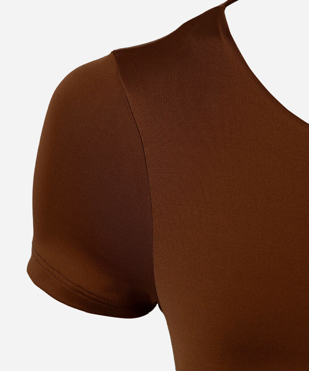 body feminino decote redondo manga curta marrom