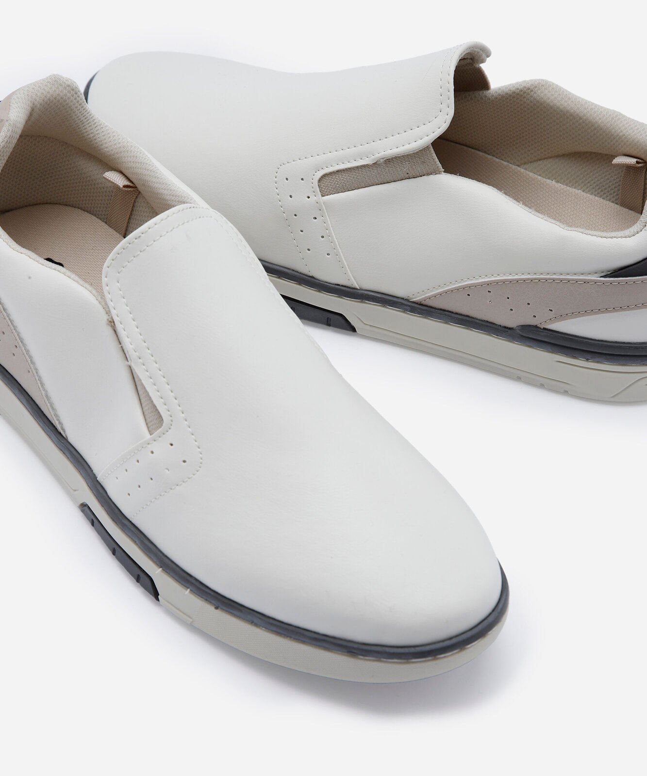 tênis slip on casual masculino off white