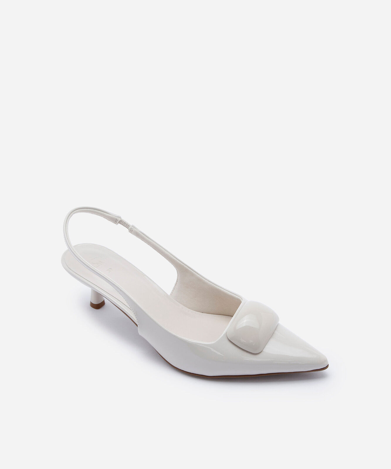 scarpin bico fino feminino salto fino off white