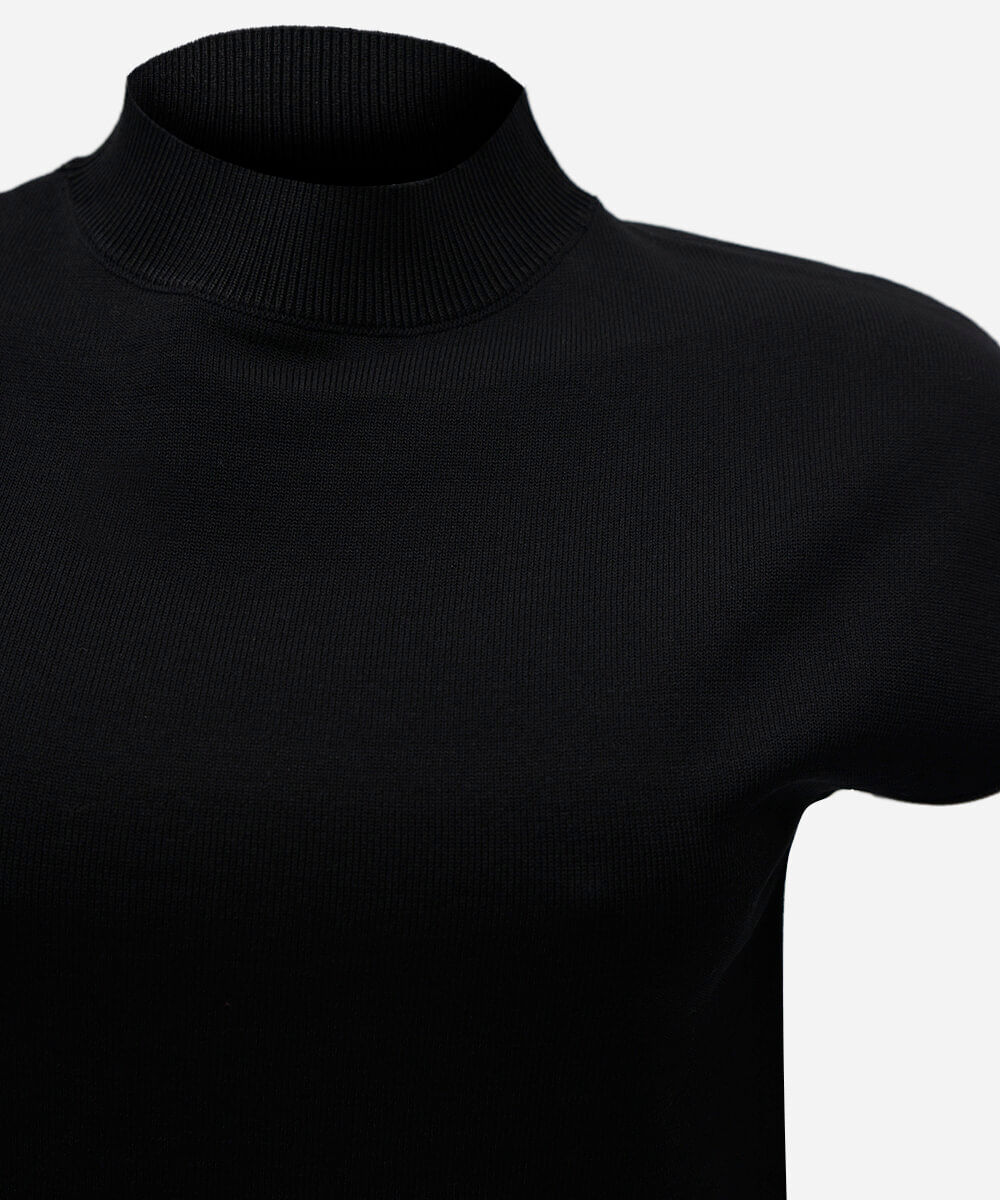 blusa feminina de tricot gola alta manga curta preta