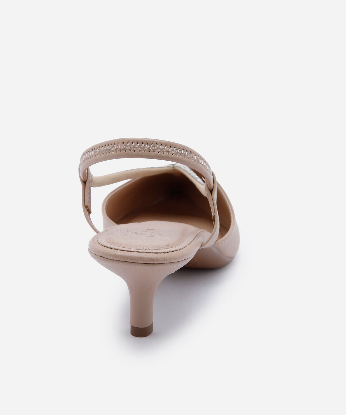 scarpin slingback bico fino feminino salto baixo bege