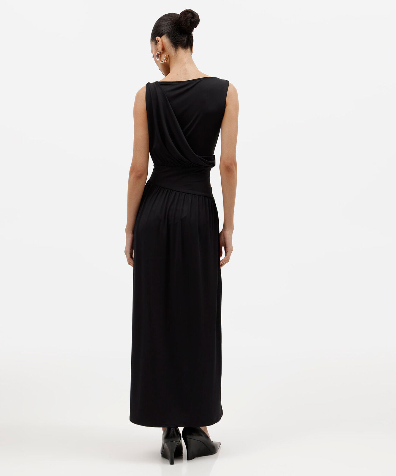 vestido longo feminino decote canoa franzido preto