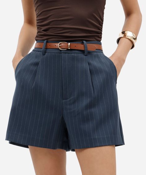 short feminino de alfaiataria risca de giz com cinto azul