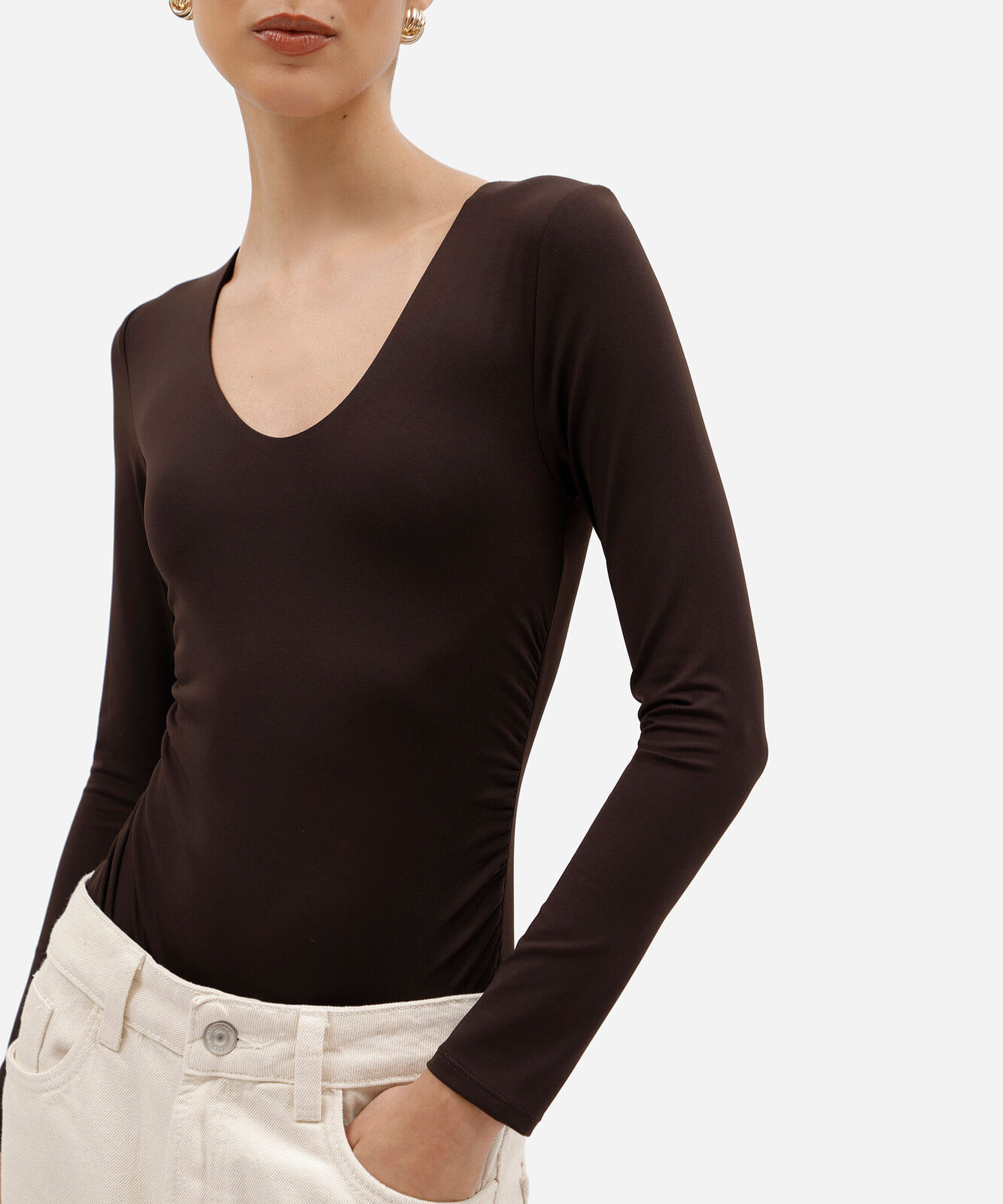 body feminino de poliamida decote v manga longa franzido marrom