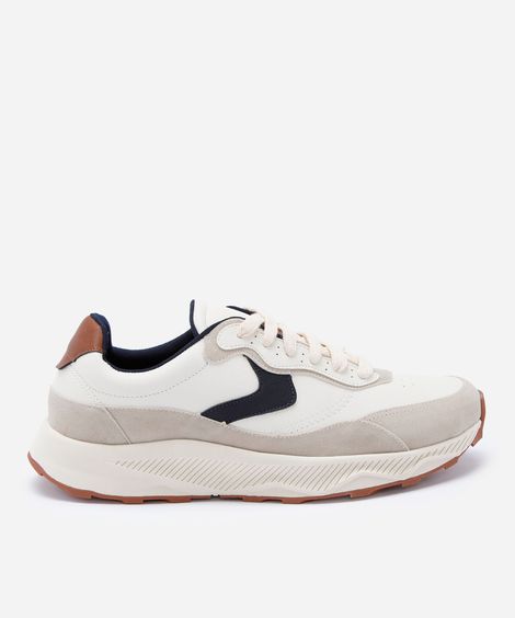 tênis esportivo com recortes off white