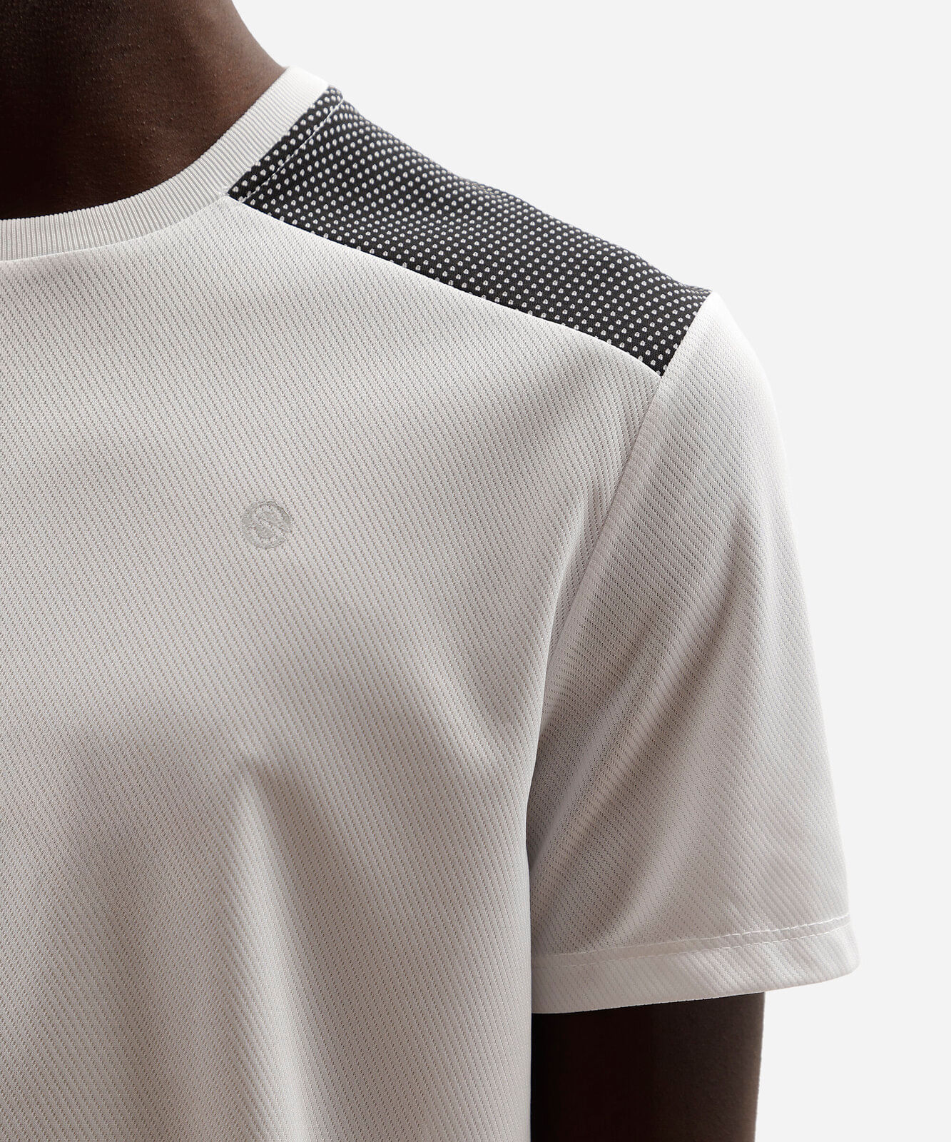 camiseta masculina esportiva com recorte branca