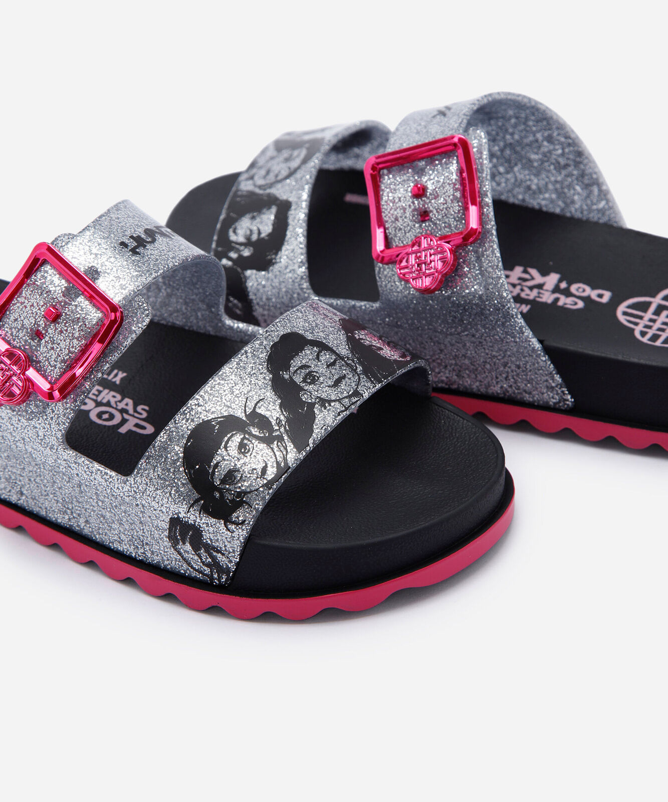 papete infantil com glitter guerreiras do kpop grendene preta