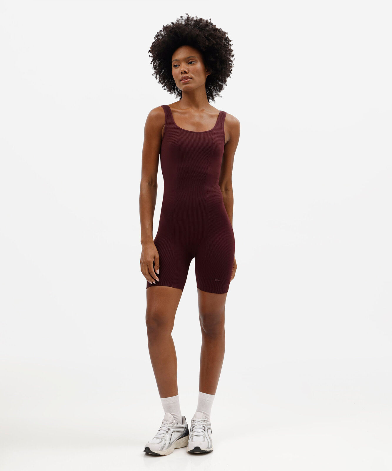 macaquinho feminino esportivo com compressão vinho