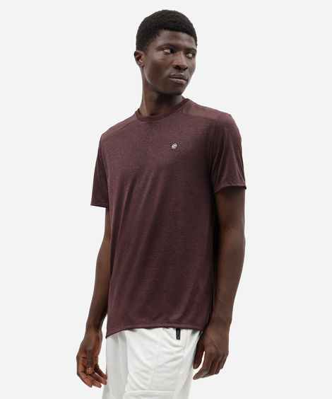camiseta masculina esportiva com recorte vinho