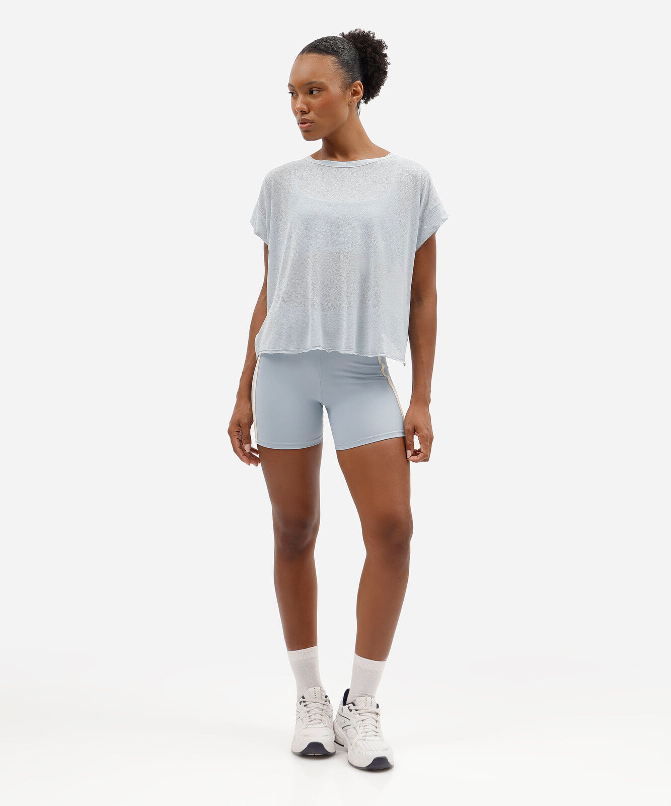 blusa feminina esportiva com recorte azul