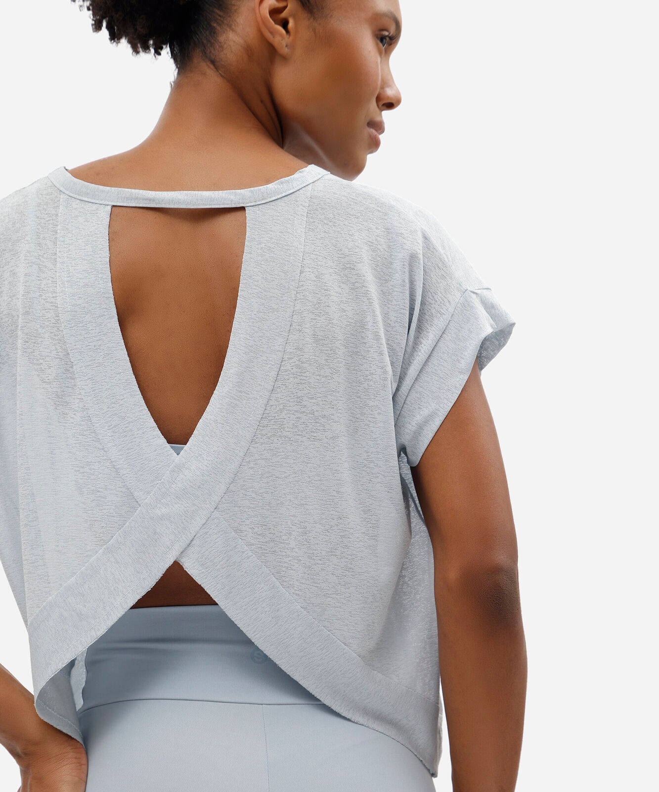 blusa feminina esportiva com recorte azul