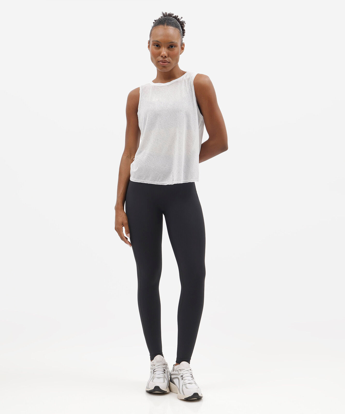 regata esportiva feminina decote costas off white