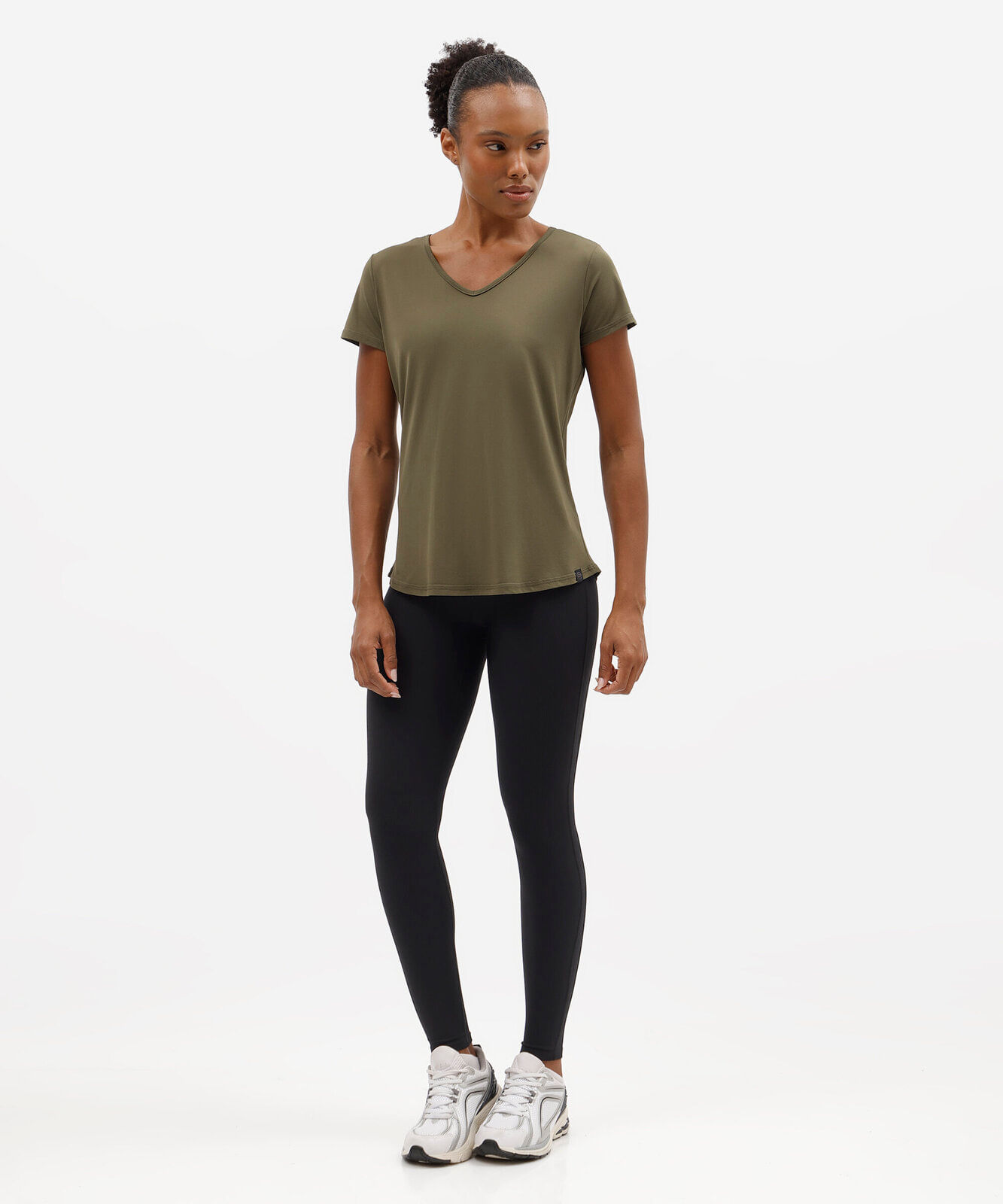 camiseta feminina esportiva decote v verde