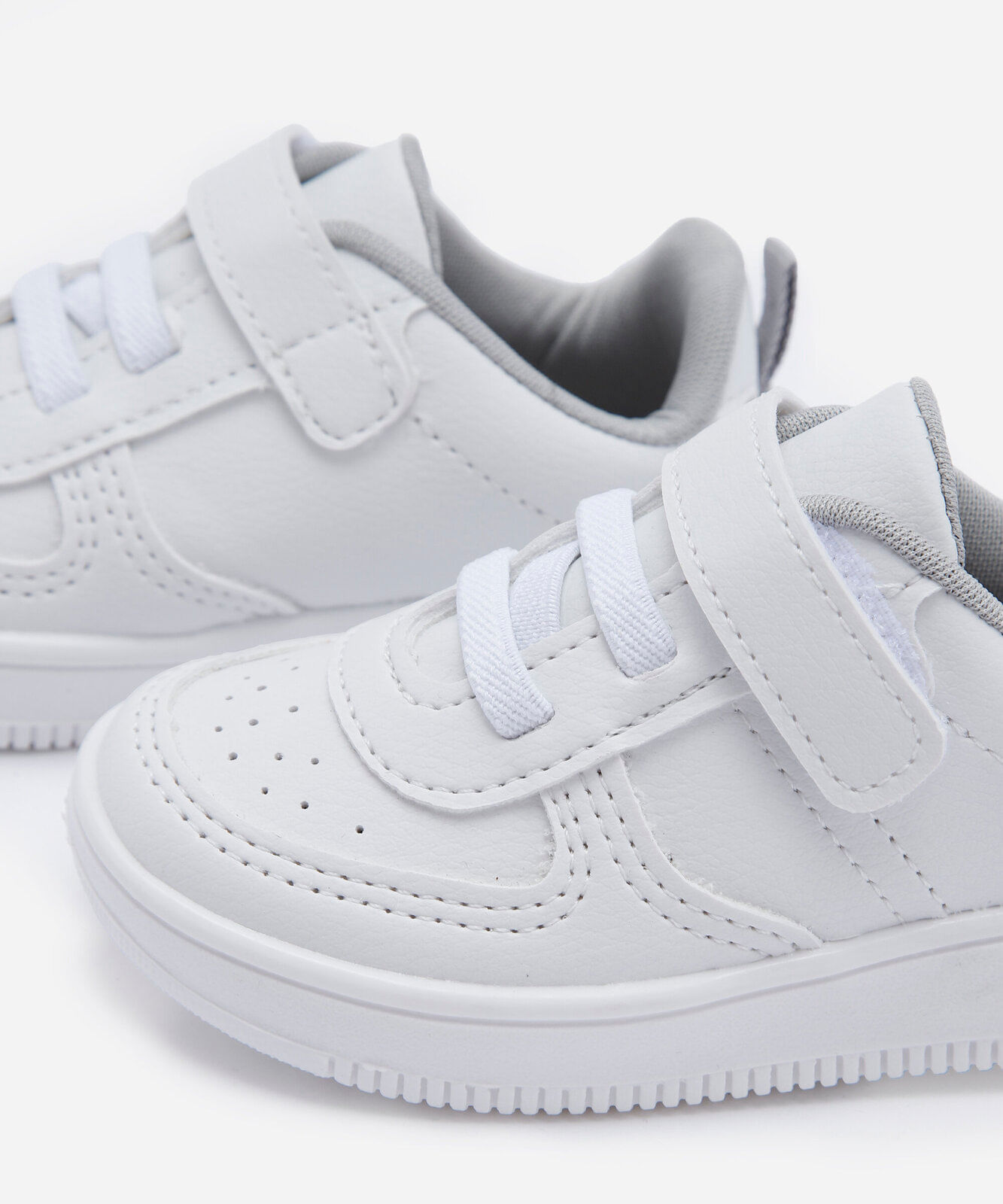 tênis infantil cano baixo com velcro branco