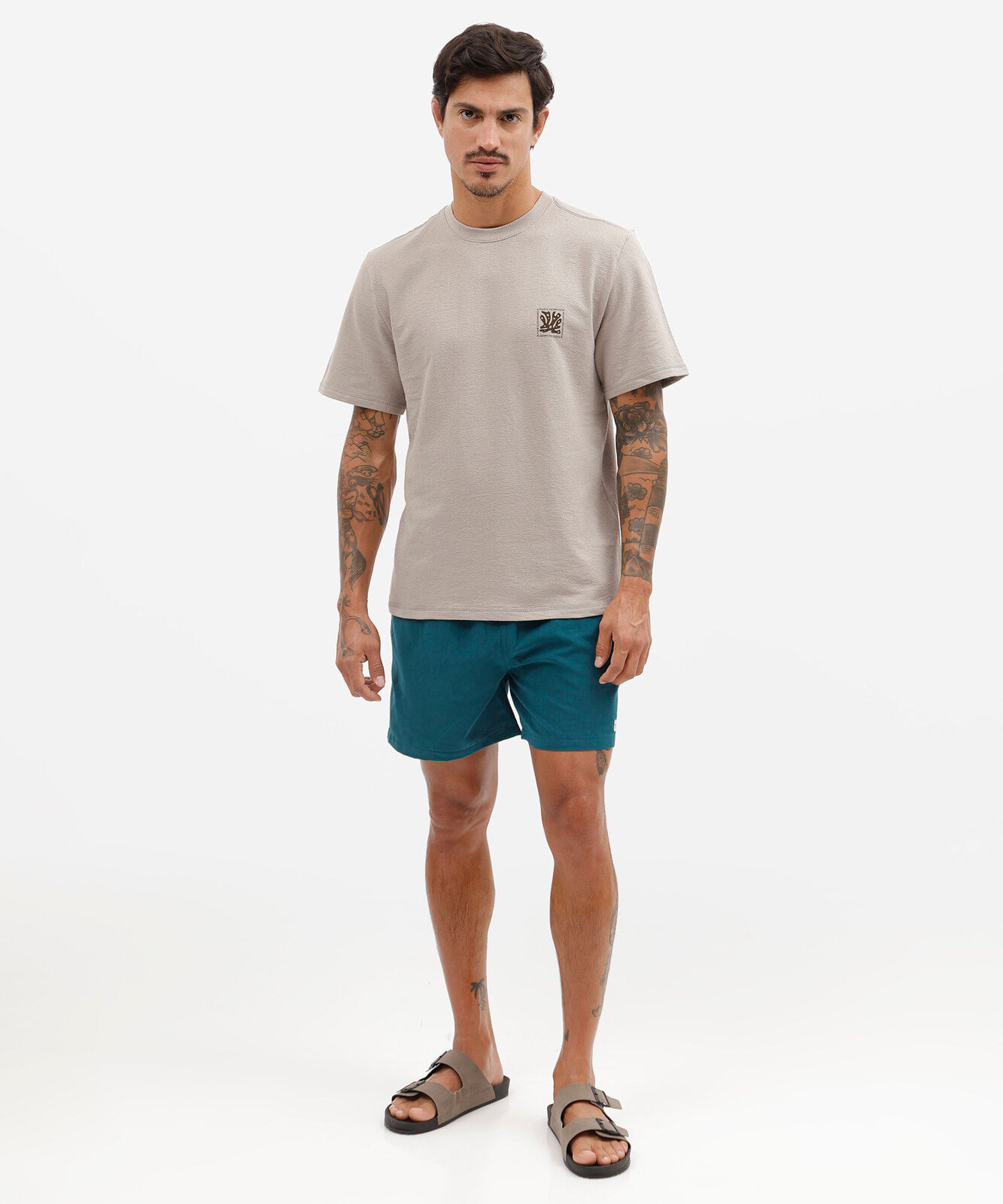 camiseta masculina de algodão manga curta texturizada estampada bege