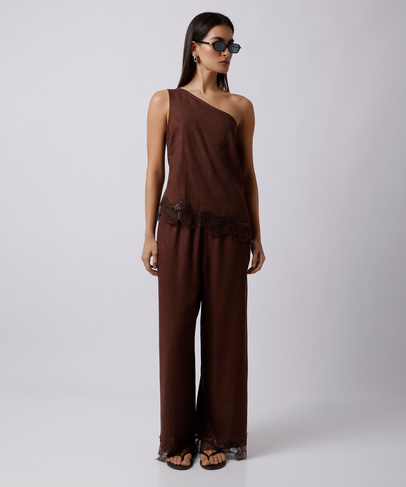calça pantalona feminina com linho e renda mindset marrom