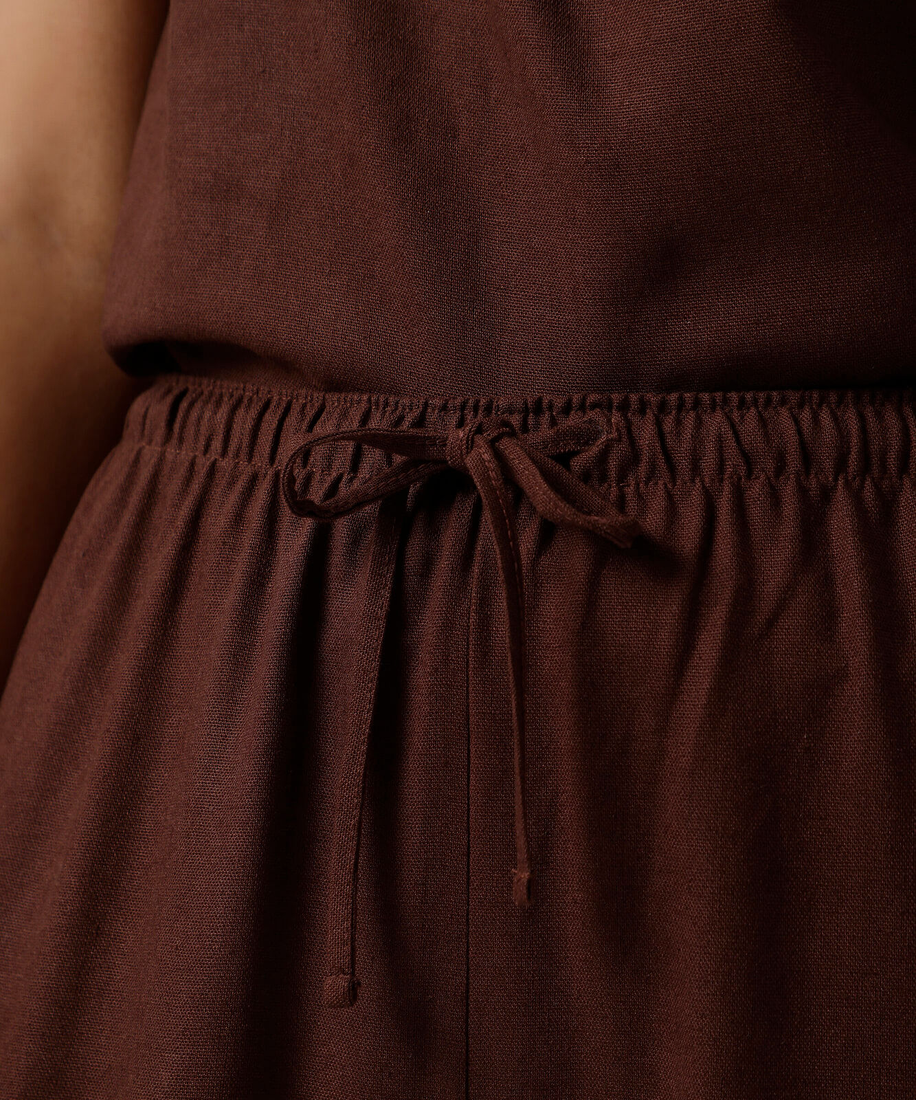 calça pantalona feminina com linho e renda mindset marrom
