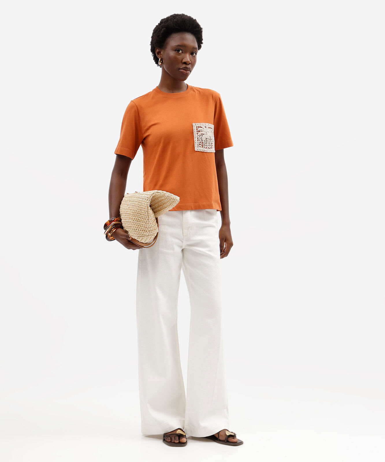 camiseta feminina de algodão manga curta com bordado laranja