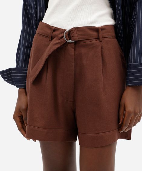 short feminino com linho e cinto marrom