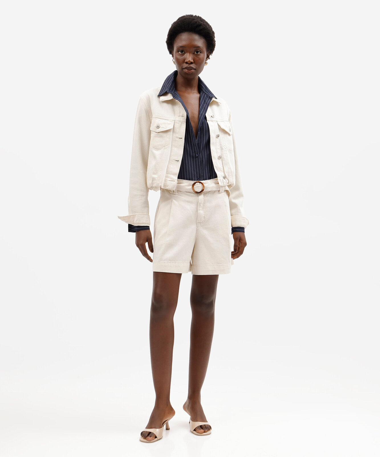jaqueta cropped balonê feminina de sarja bege