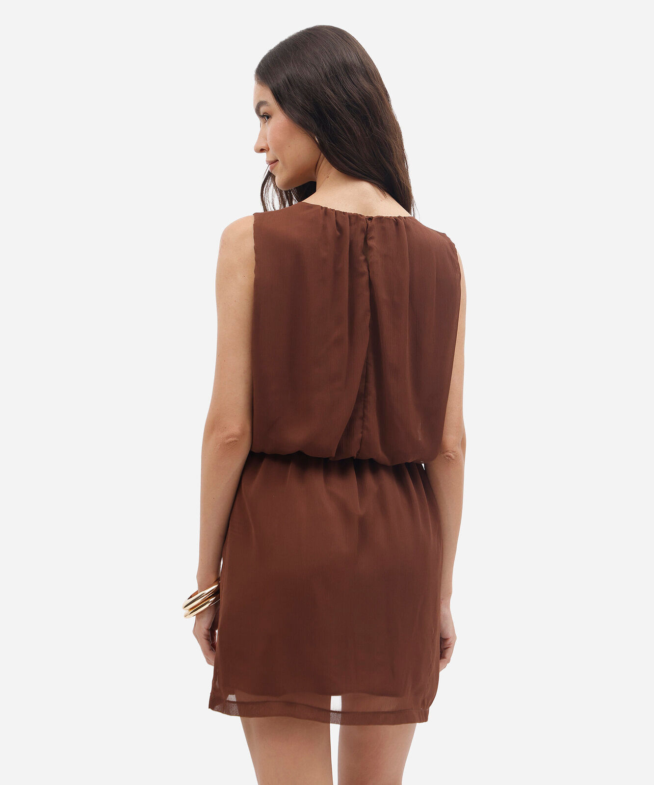 vestido curto feminino blusê decote redondo marrom