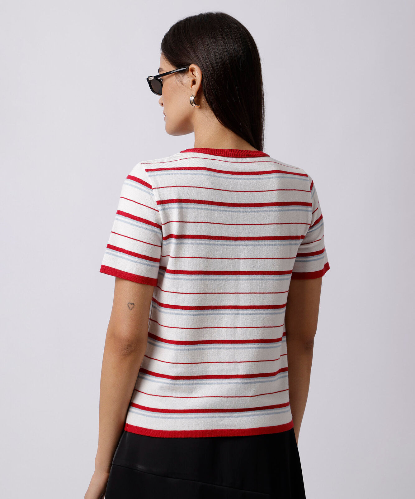 camiseta feminina de tricot manga curta listrada mindset off white