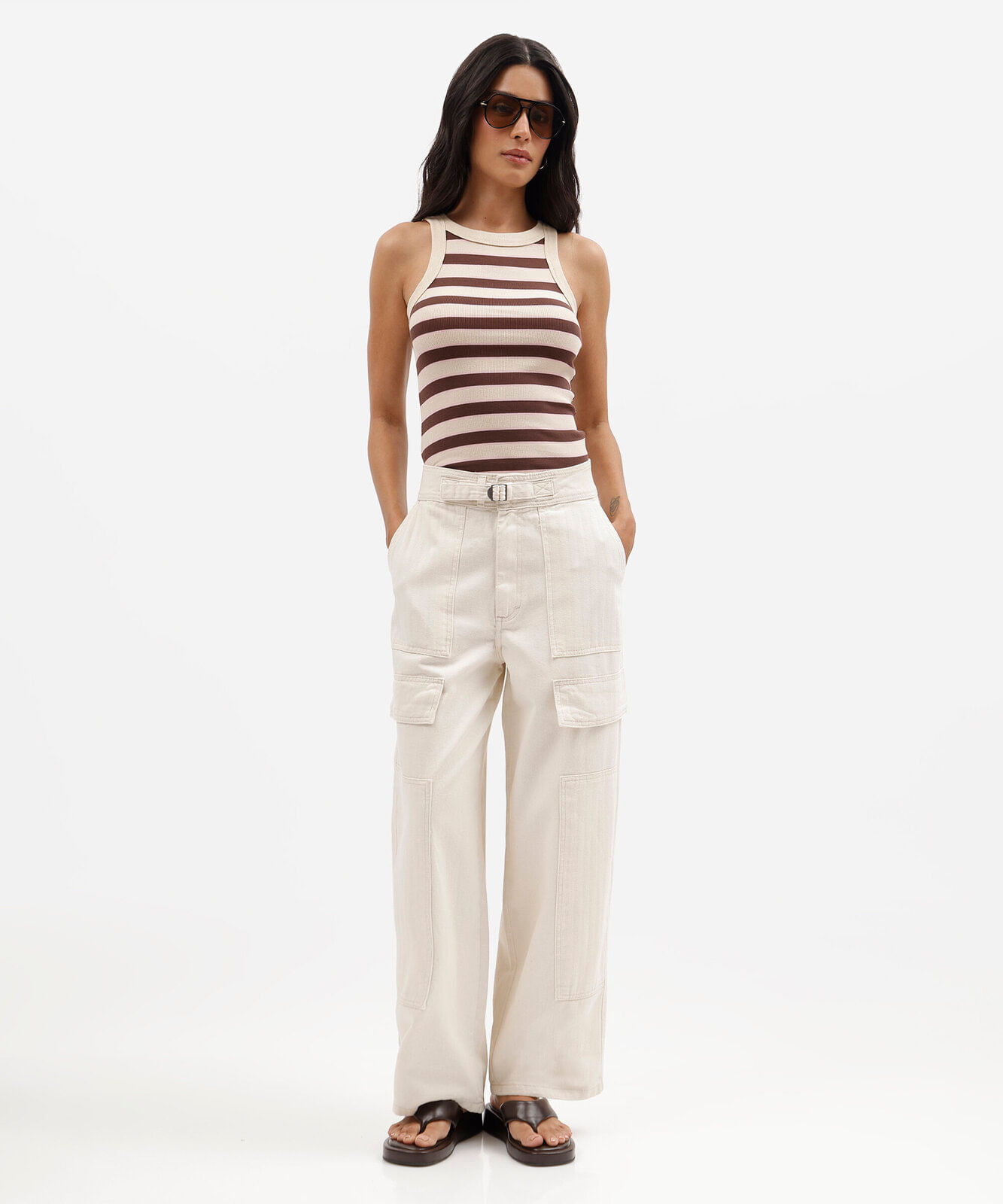 calça baggy cargo feminina de sarja cintura média off white