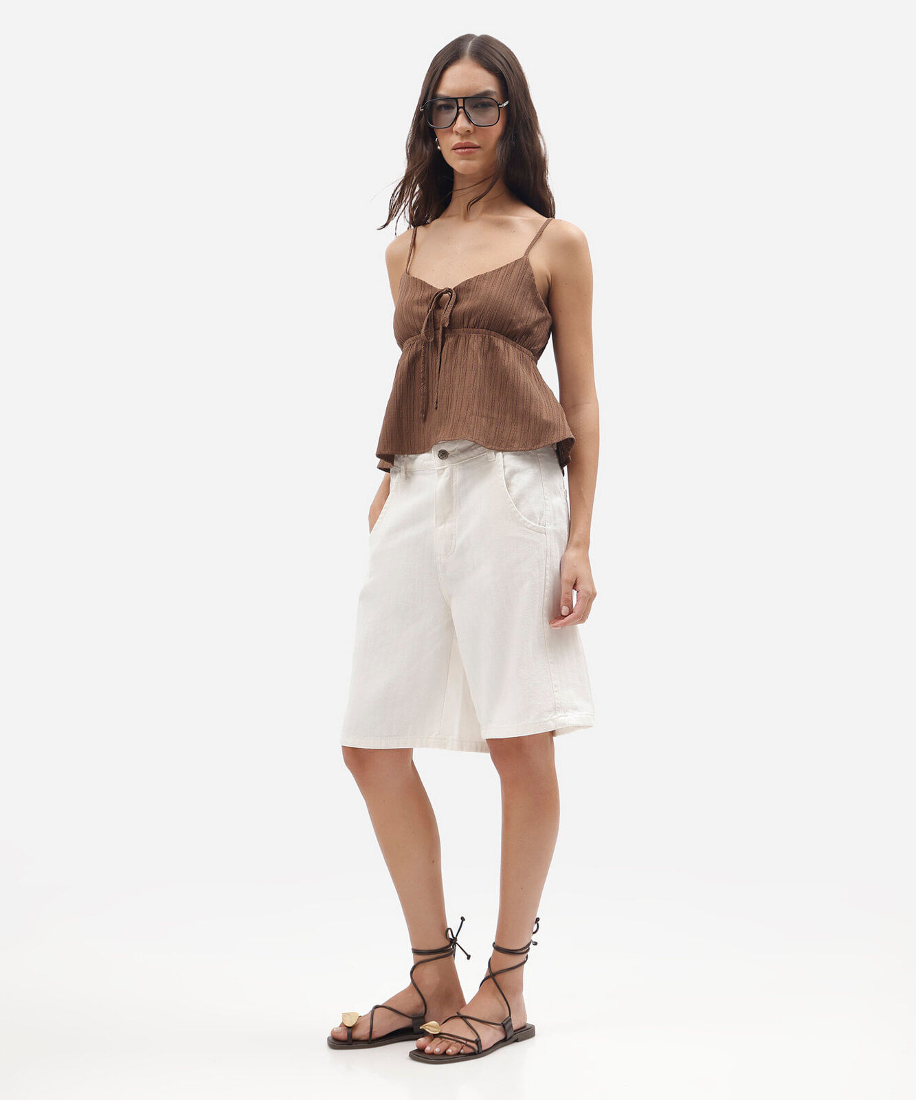 blusa alça fina feminina com amarração texturizada marrom