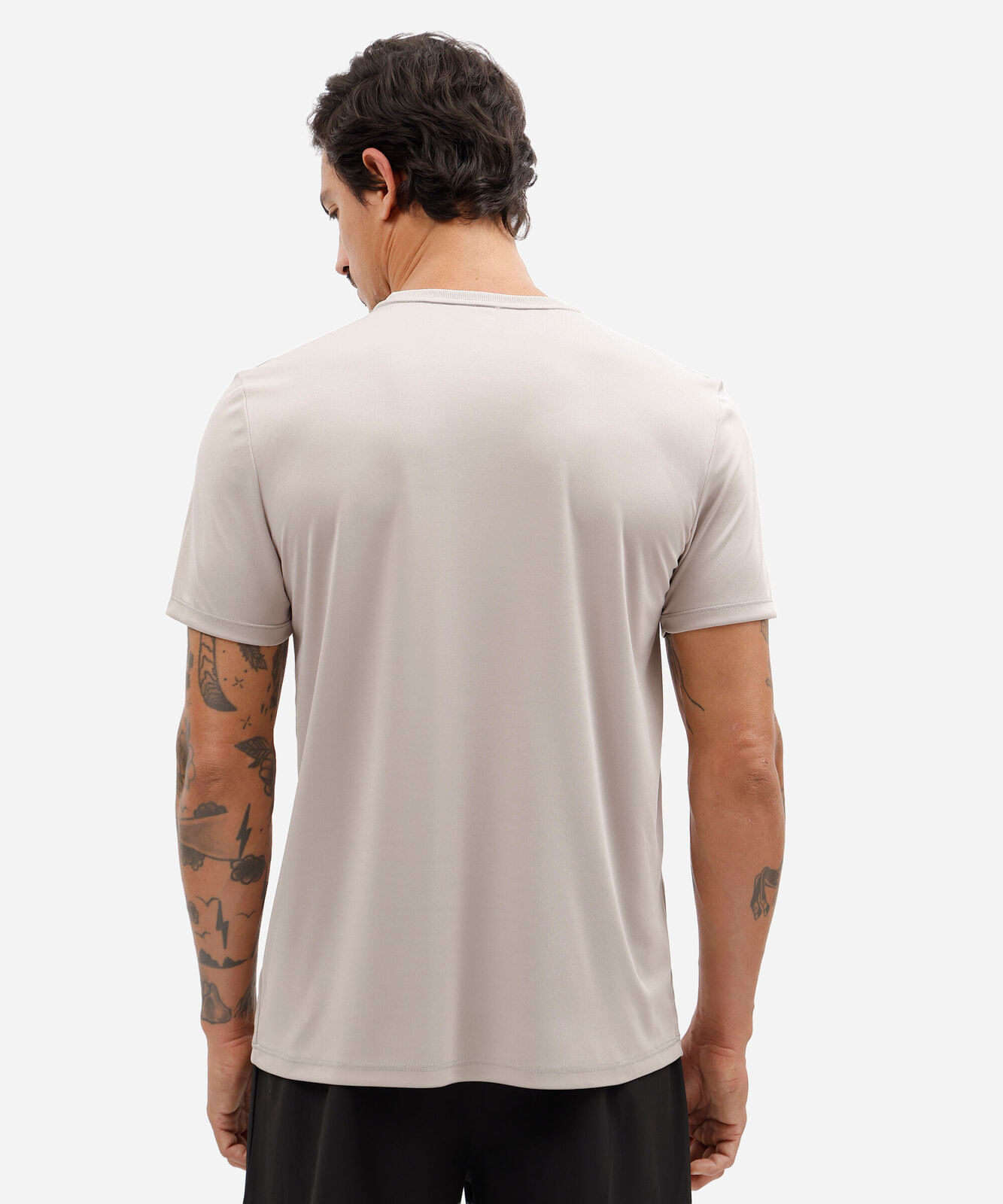 camiseta esportiva masculina com listras cinza
