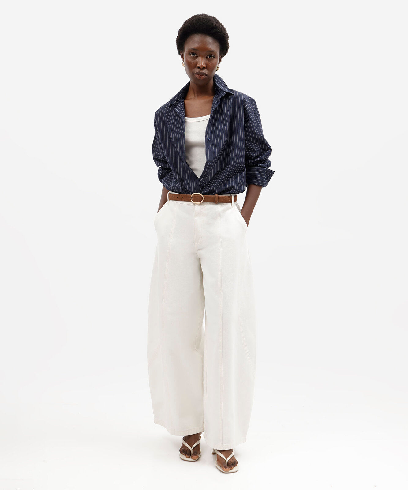 calça balloon feminina de sarja com recortes cintura média  off white